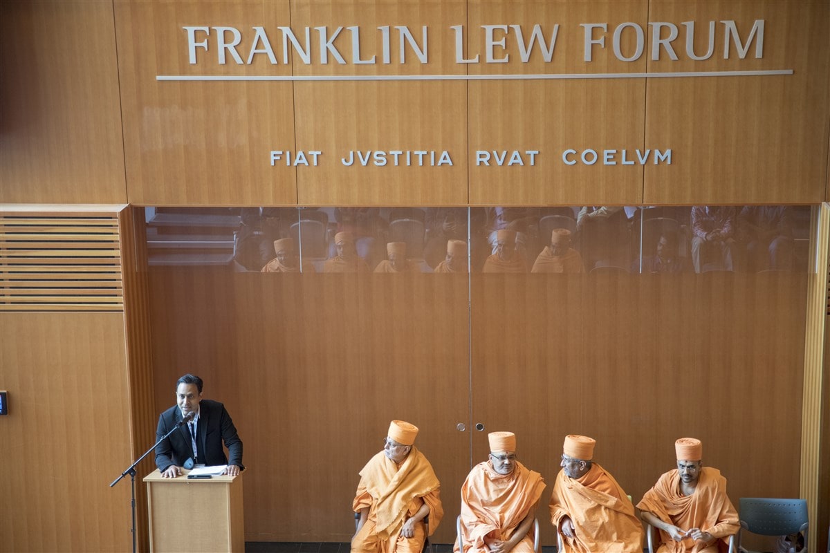 Prof. Deven Patel of the University of Pennsylvania presents a paper on “The role of the Guru within the Akshar Purushottam Darshan.”