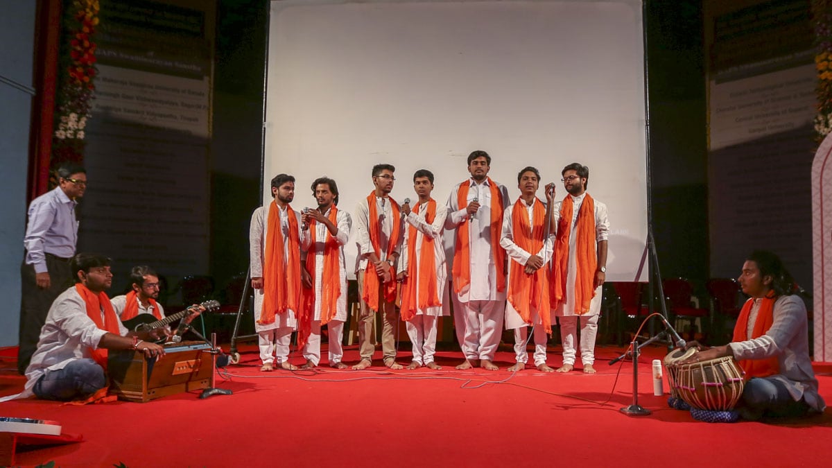 MS University students sing a thematic song